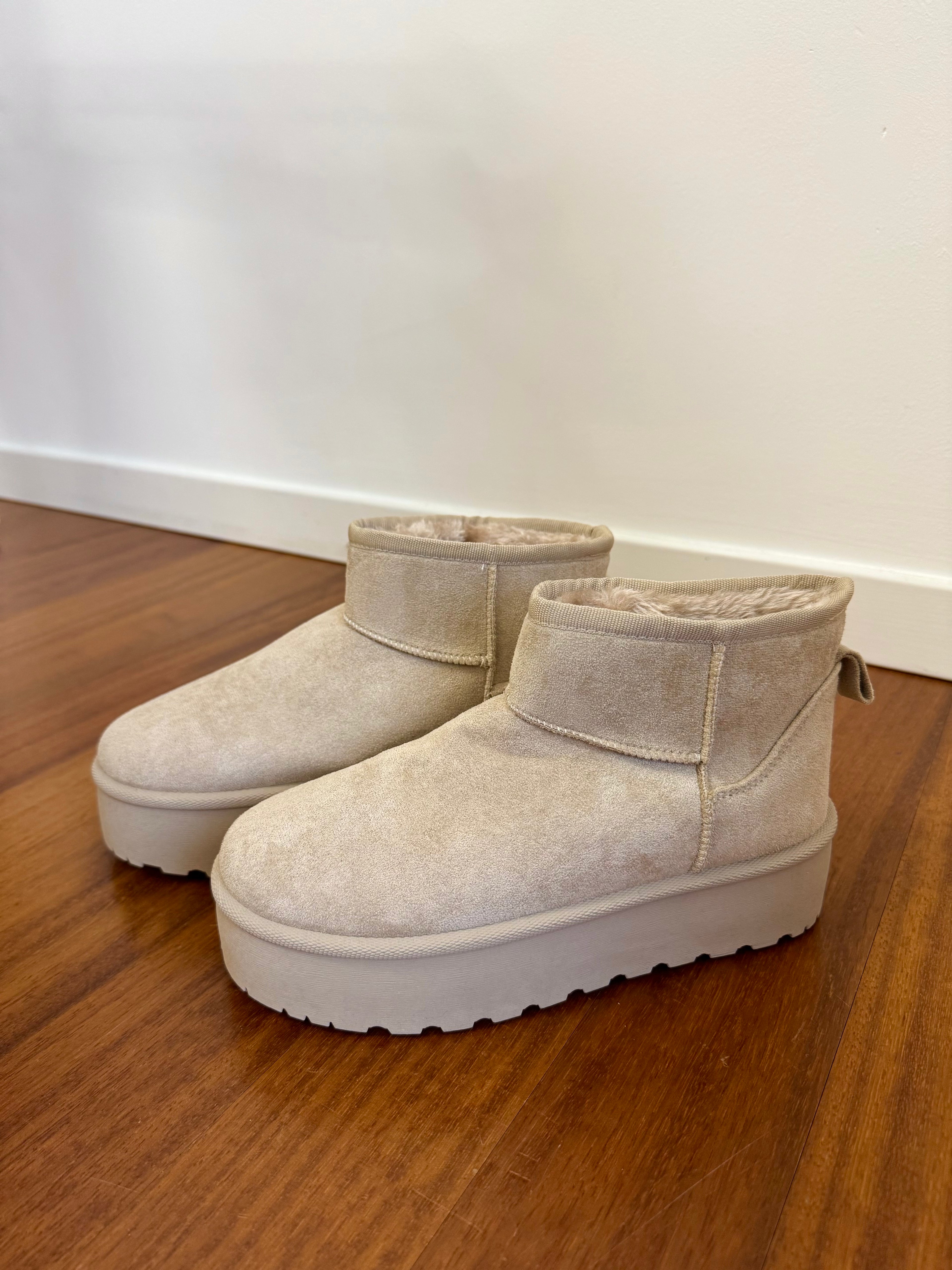 Stivali platform con pelo